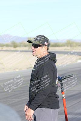 media/Jan-15-2026-Racers Edge (Thu) [[dfebeb70ab]]/1-Around the Pits-Track Walk/